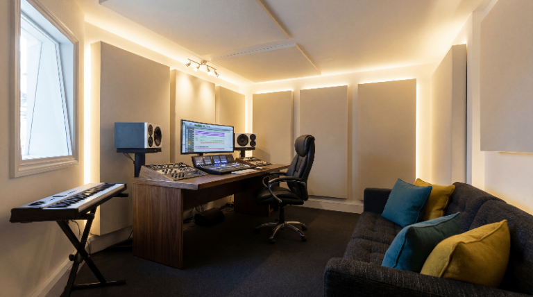 RECORDING STUDIO – WEST LONDON (SHEPHERDS BUSH / ACTON) MUSIC / PRODUCTION STUDIO