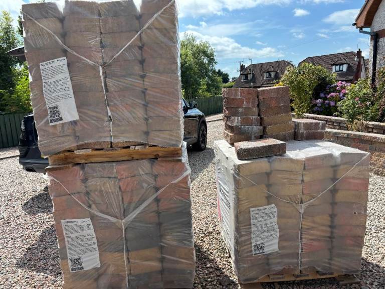 TOBERMORE RETAINING WALL BRICKS