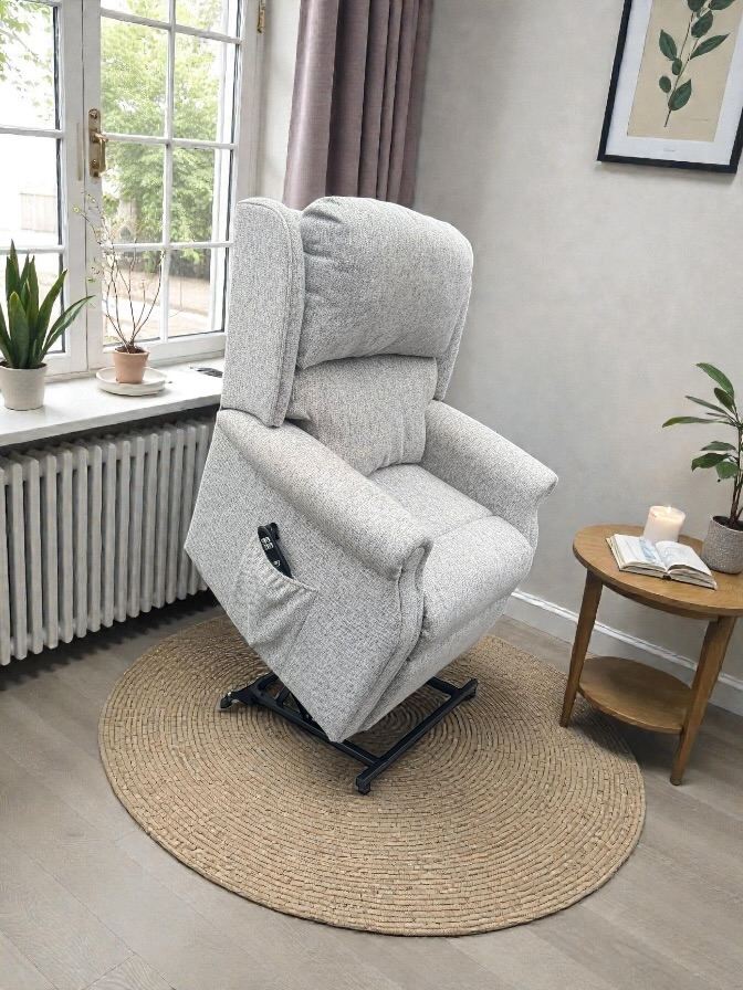 HSL BURROWS GRANDE RISER RECLINER CHAIR, DUAL MOTOR, IMMEDIATE DELIVERY 