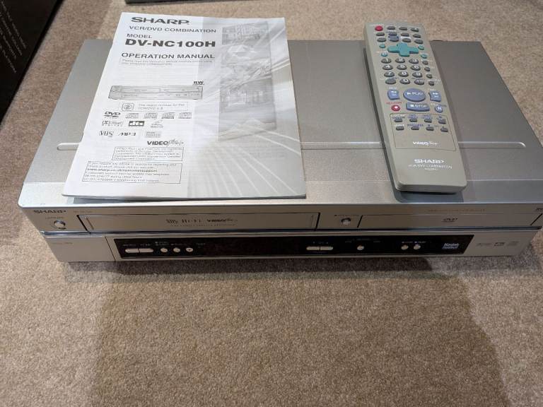 Sharp VCR/DVD combination HR-XV2
