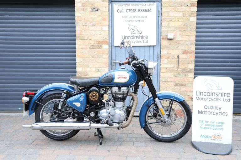 17 Royal Enfield Bullet Classic 500