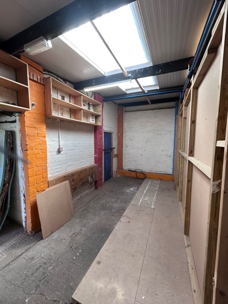 Fantastic Artists Makers Creative Carpenter Storage workshop studio in Hackney Central 16sq m 
