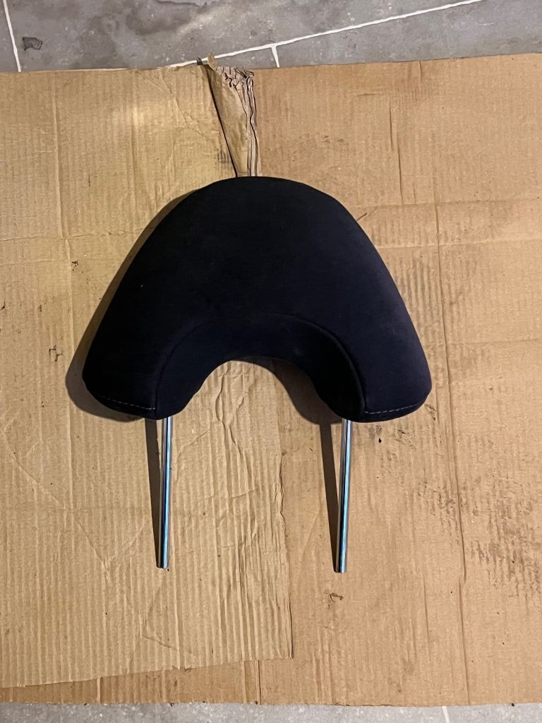 HONDA JAZZ MK2 2002-2008  PAIR OF HEADREST SPORTS MODEL GENUINE 