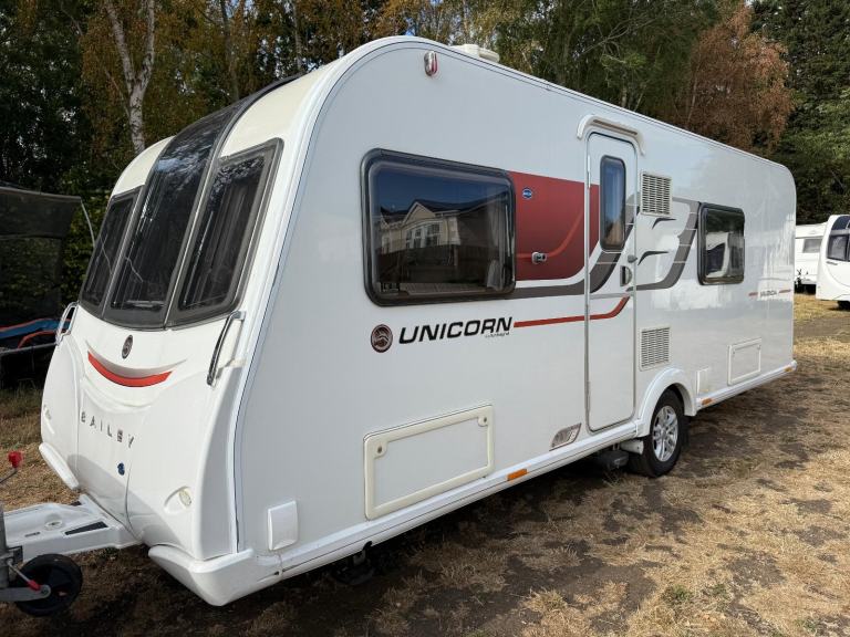 Bailey Unicorn Valencia 4 Berth fixed bed caravan