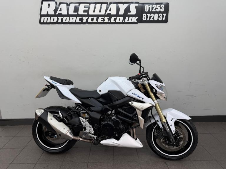 SUZUKI GSR750, 2011 11 PLATE, 8800 MILES, WHITE, 1 OWNER FROM NEW, HPI CLEAR