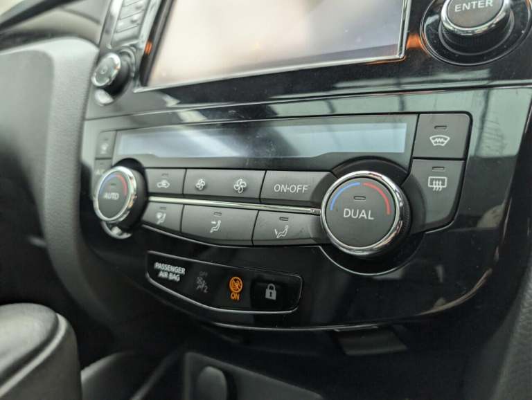 2016 Nissan Qashqai 1.2 DiG-T Tekna [Non-Panoramic] 5dr Xtronic HATCHBACK PETROL Automatic