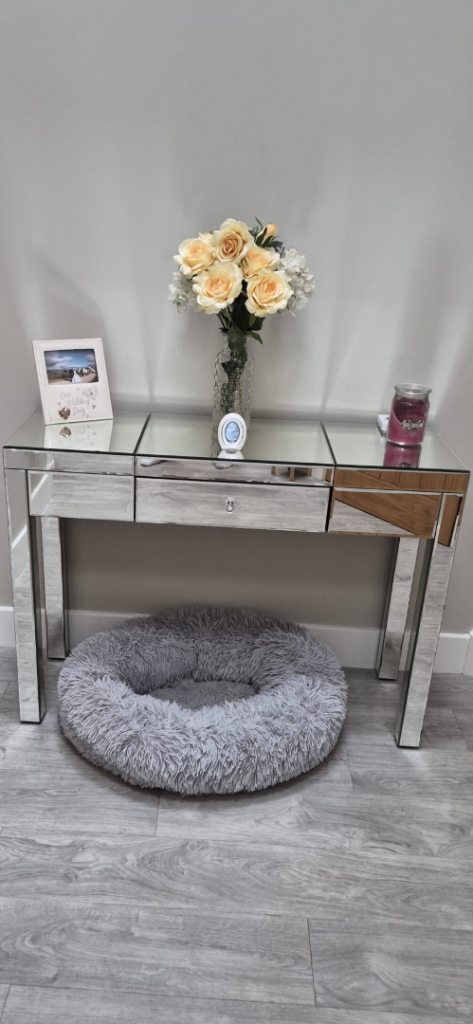 Mirrored console table 