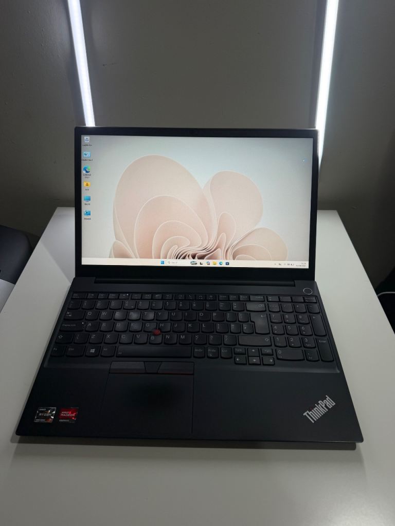 Lenovo Thinkpad E15 Gen 3 Ryzen 7 5700u 16gb 512gb Win 11 Pro Check Photos