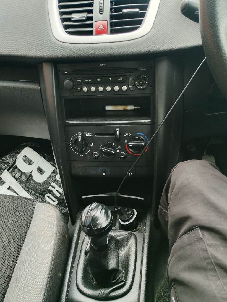 Peugeot, 207, Hatchback, 2009, Manual, 1360 (cc), 5 doors
