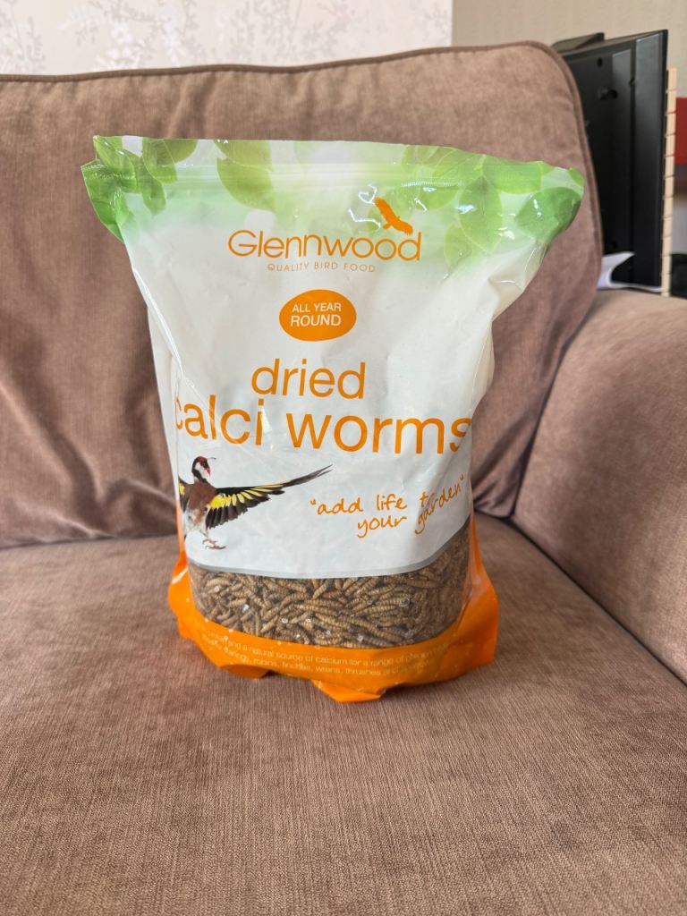 Calci worms bird feed