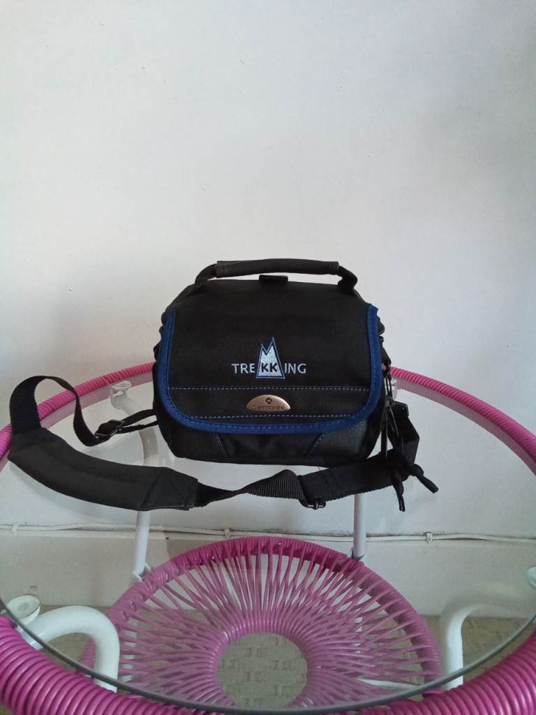 Samsonite Trekking Camera Bag – Black, Good Condition