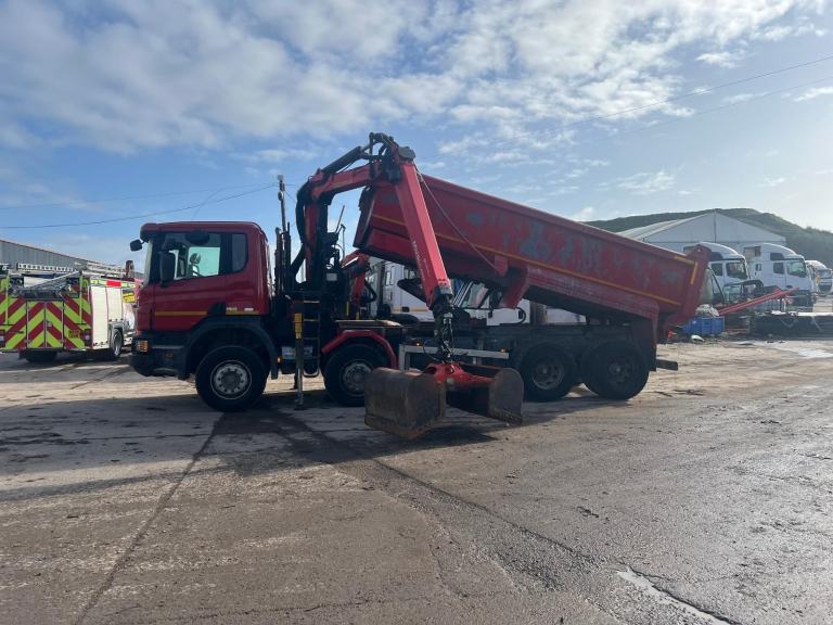 Scania P-SRS C-CLASS P410 8X4 TIPPER GRAB , MANUAL,TESTED NOVEMBER 