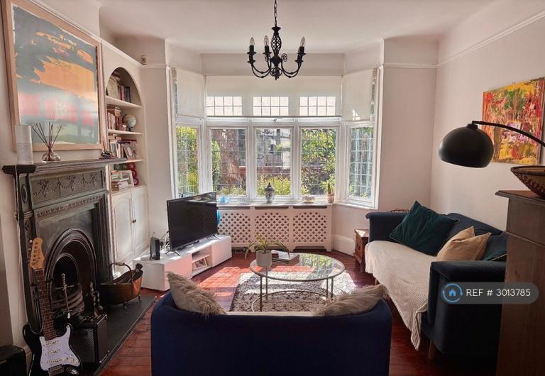 4 bedroom house in Wimbledon Park Road, London, SW18 (4 bed) (#3013785)