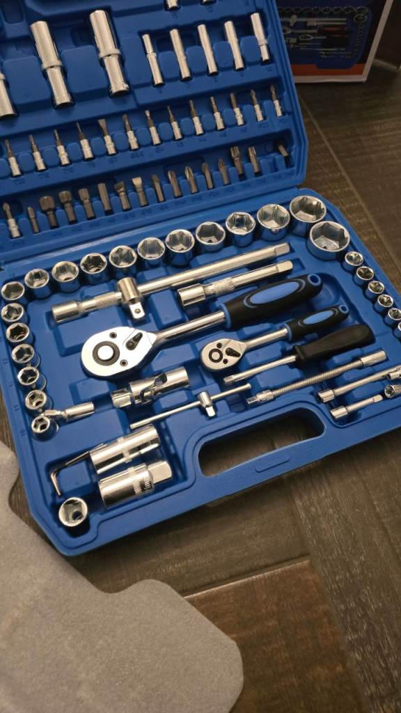 Brand New 94PC 1/2" & 1/4" SOCKET SET SCREWDRIVER BIT RATCHET - Delivery Available