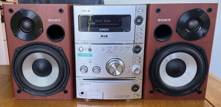 “Sony CMT-CPZ1DAB Micro Hi-Fi System – CD/Tape/DAB – Remote + Manual”