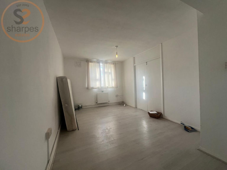1 bedroom flat in Fitch Court, Laburnum Road, Mitcham, Surrey