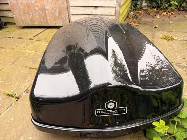 Large Modula Roof Box – Excellent Condition – Lockable – Ready to Use