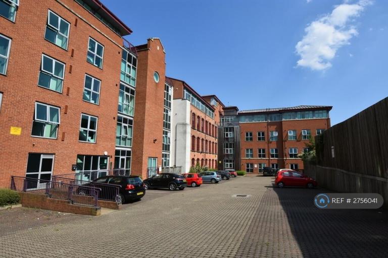 2 bedroom flat in Portland Square, Nottingham, NG7 (2 bed) (#2756041)