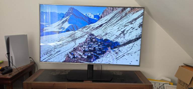 LG 55 Inch 4K Smart HDR TV - UHD with remote