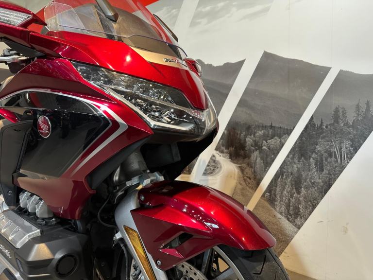 Honda GL 1800 Goldwing DCT Tour 2019 with 13,201 miles 