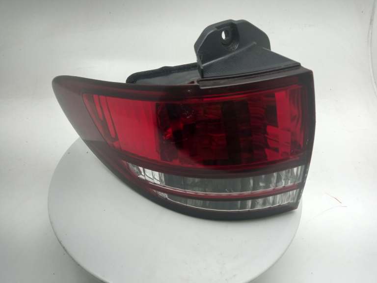 Toyota Previa Tail Light Rear Lamp N/S 2001-2007 5 Door Mpv Lh