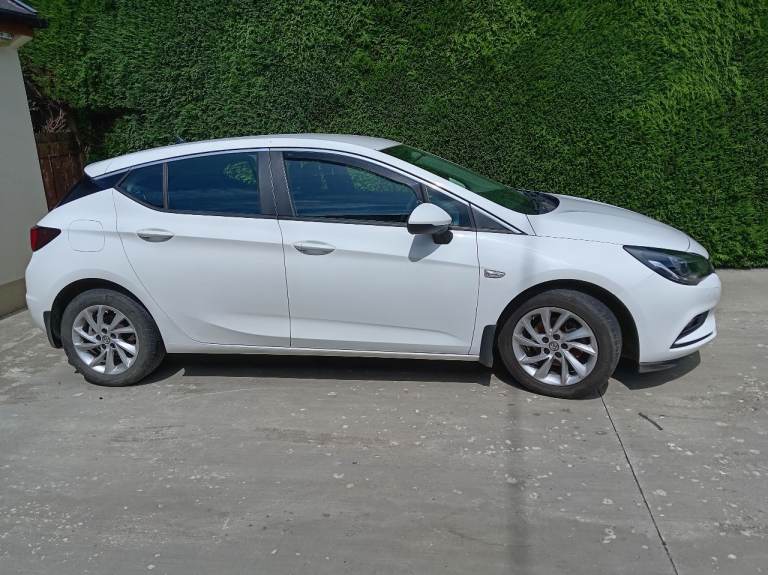 Vauxhall, ASTRA, Hatchback, 2017, Manual, 1598 (cc), 5 doors