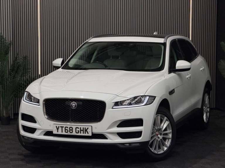 2018 Jaguar F-Pace 2.0d Portfolio 5dr Auto AWD ESTATE DIESEL Manual