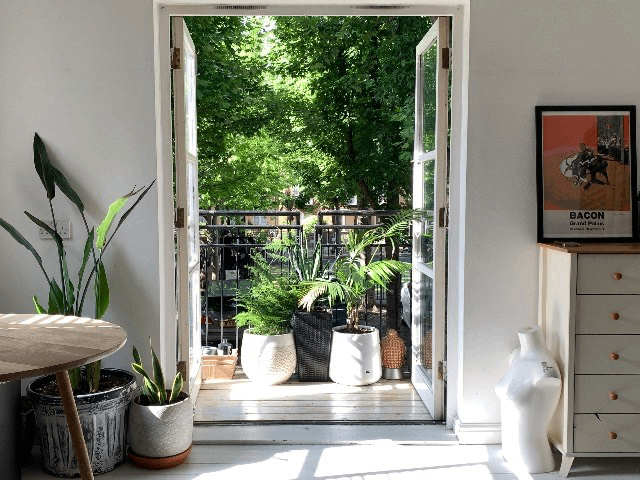 Angel Islington swap to West 