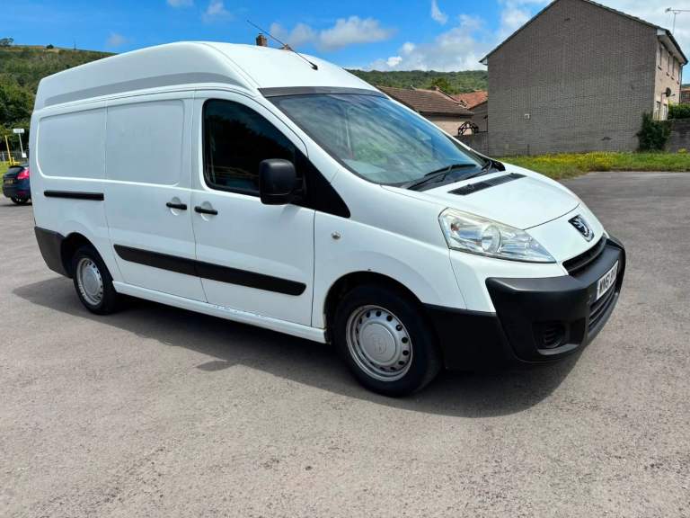 Peugeot expert 1.6 hdi lwb hi-top van 2011/61 plate with 111k and a December 2026 mot