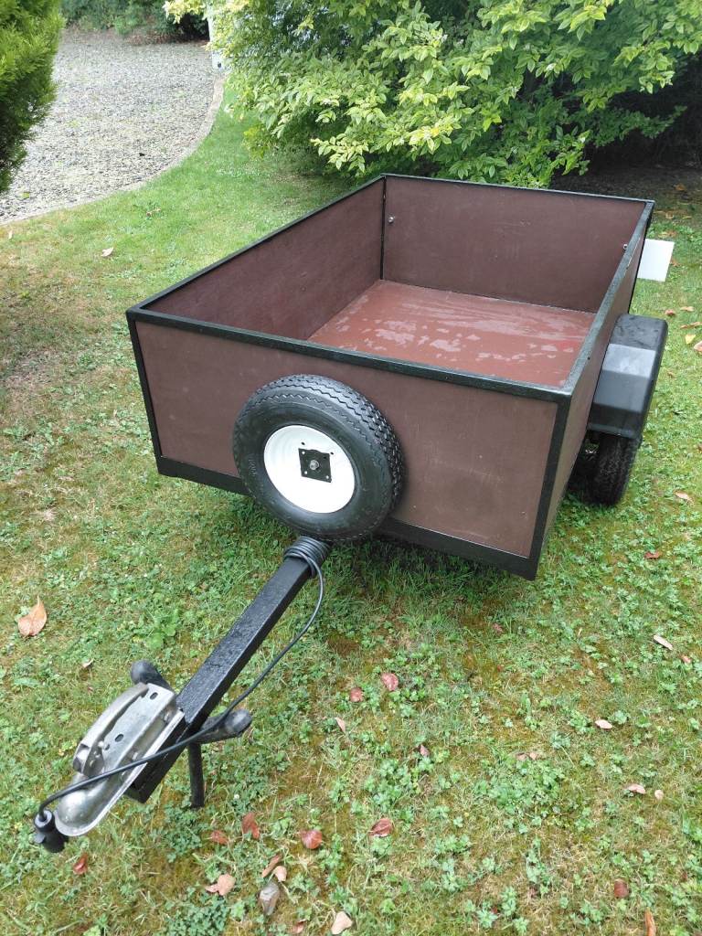 Car Road Trailer resently refurbished, Size 5 X 3, Ideal For Camping / General Use.