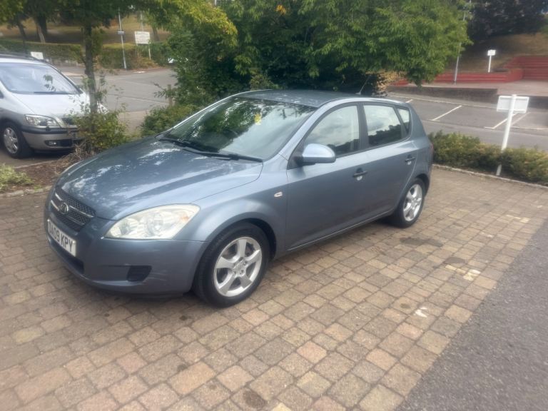 AUTOMATIC Kia, CEED, Hatchback, 2009, Other, 1591 (cc), 5 doors