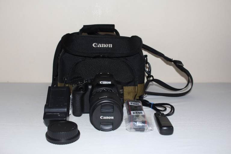 Canon EOS 250D Digital SLR Camera - Black (Kit with EF-S 18-55 mm STM Lens)