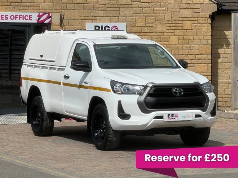 Toyota Hilux D-4D 150 ACTIVE 4WD SINGLE CAB WITH TRUCKMAN TOP