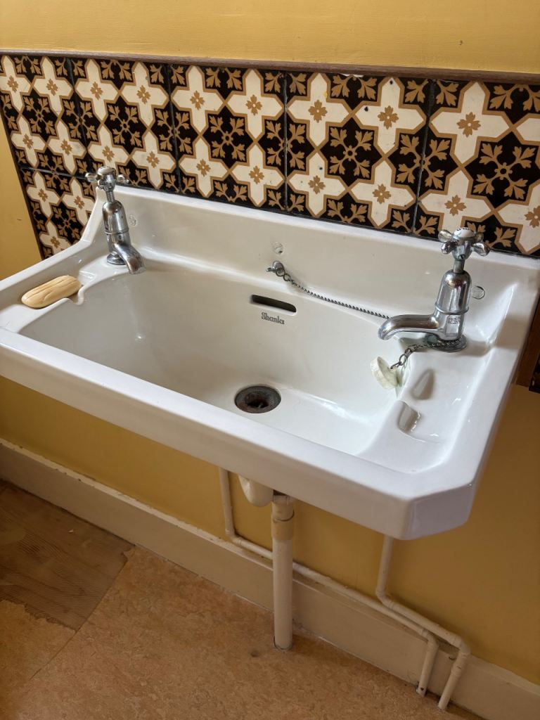 Vintage Shanks Bathroom Sink with Taps – Good Condition