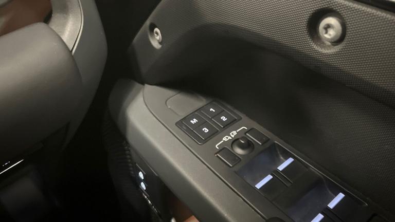 2023 Land Rover Defender Diesel Estate 3.0 D300 X-Dynamic HSE 110 5dr Auto SUV Diesel Automatic