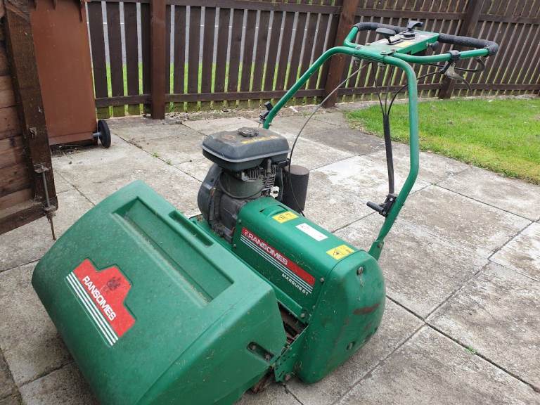 RANSOMES Marquis 61 Petrol self propelled cyclinder Lawn Mower 