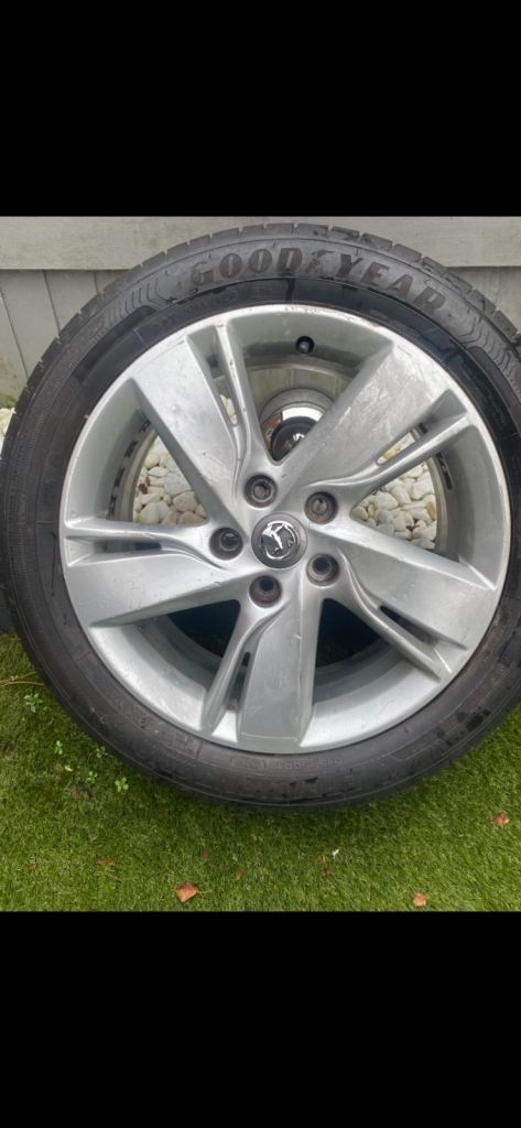 Alloy Wheel for Vauxhall Astra 215/50/R17 - with brand new tyre 