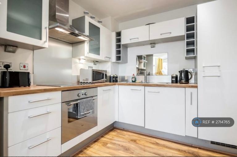 1 bedroom in Adriatic Apartments, London, E16 (#2714765)