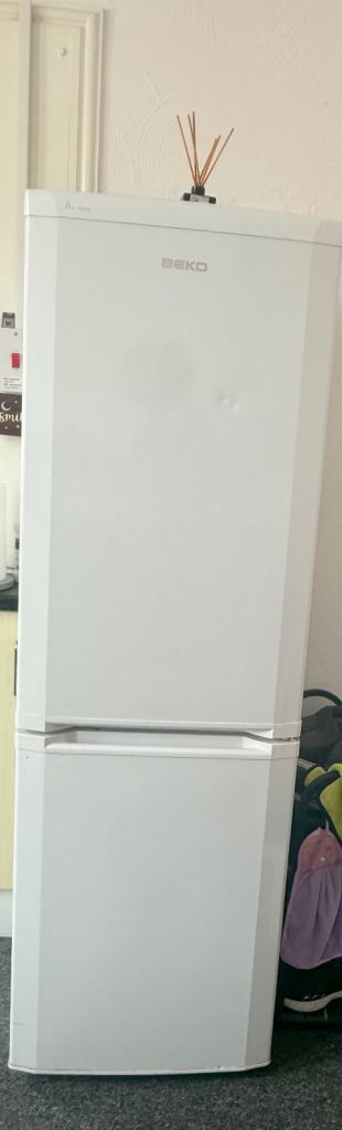 Beko Fridge Freezer – White, Good Condition