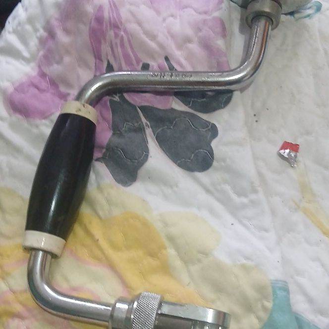 Vintage Hand Drill Brace – Good Condition