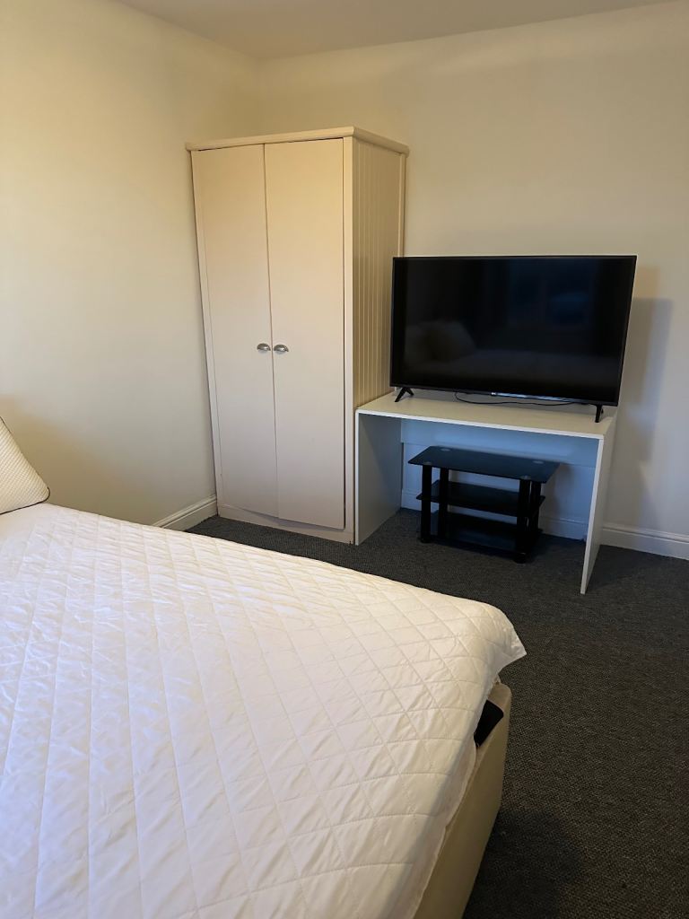 Double room to let 