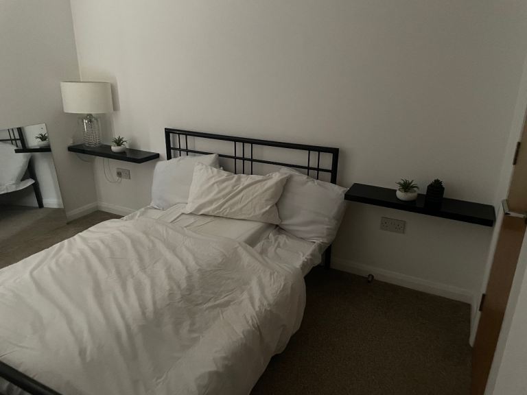 Double room to let