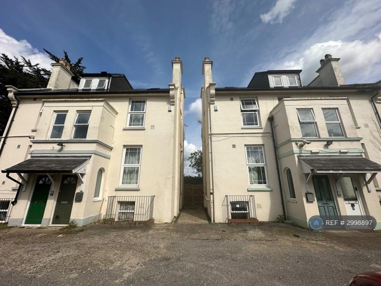 1 bedroom flat in Cleveland Road, Uxbridge, UB8 (1 bed) (#2998897)