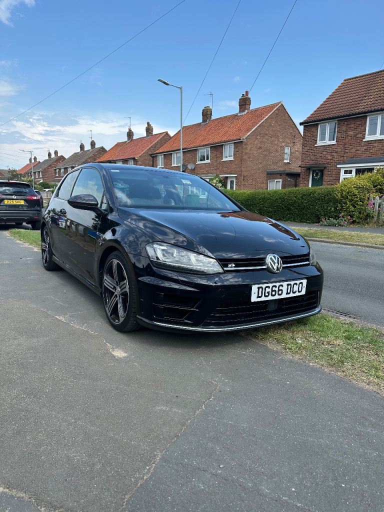 2017 Volkswagen Golf R