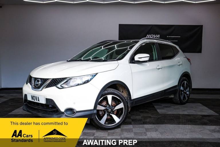 2016 Nissan Qashqai 1.2 DIG-T N-Connecta SUV 5dr Petrol Manual 2WD Euro 6 (s/s) (115 ps) HATCHBAC...
