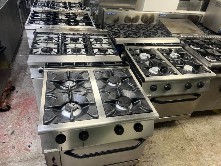 COMMERCIAL CATERING GAS ZANUSSI 4 BURNER COOKER OVEN CAFE RESTAURANT SHOP KITCHEN EQUIPMENT