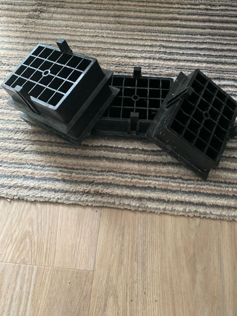 Stackable caravan feet pads