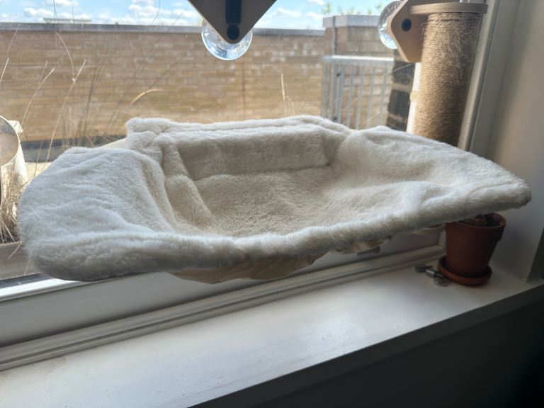 Cat window hammock – unused