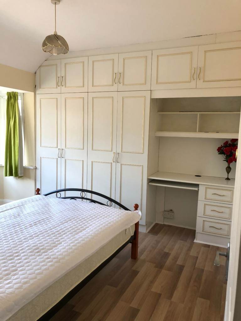 BEAUTIFUL LARGE DOUBLE ROOM FOR RENT IN HOUNSLOW CENTRAL