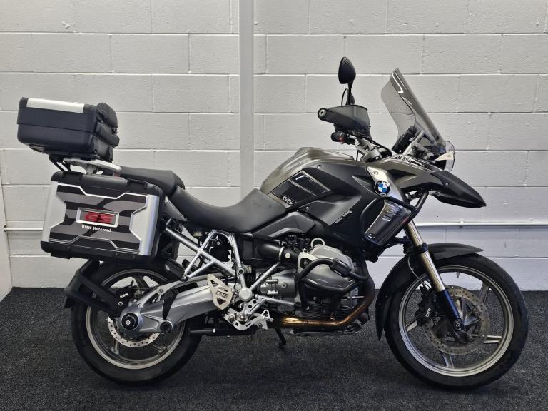 BMW R1200GS TU ** FULL LUGGAGE - ENGINE BARS - SEPT 26 MOT **